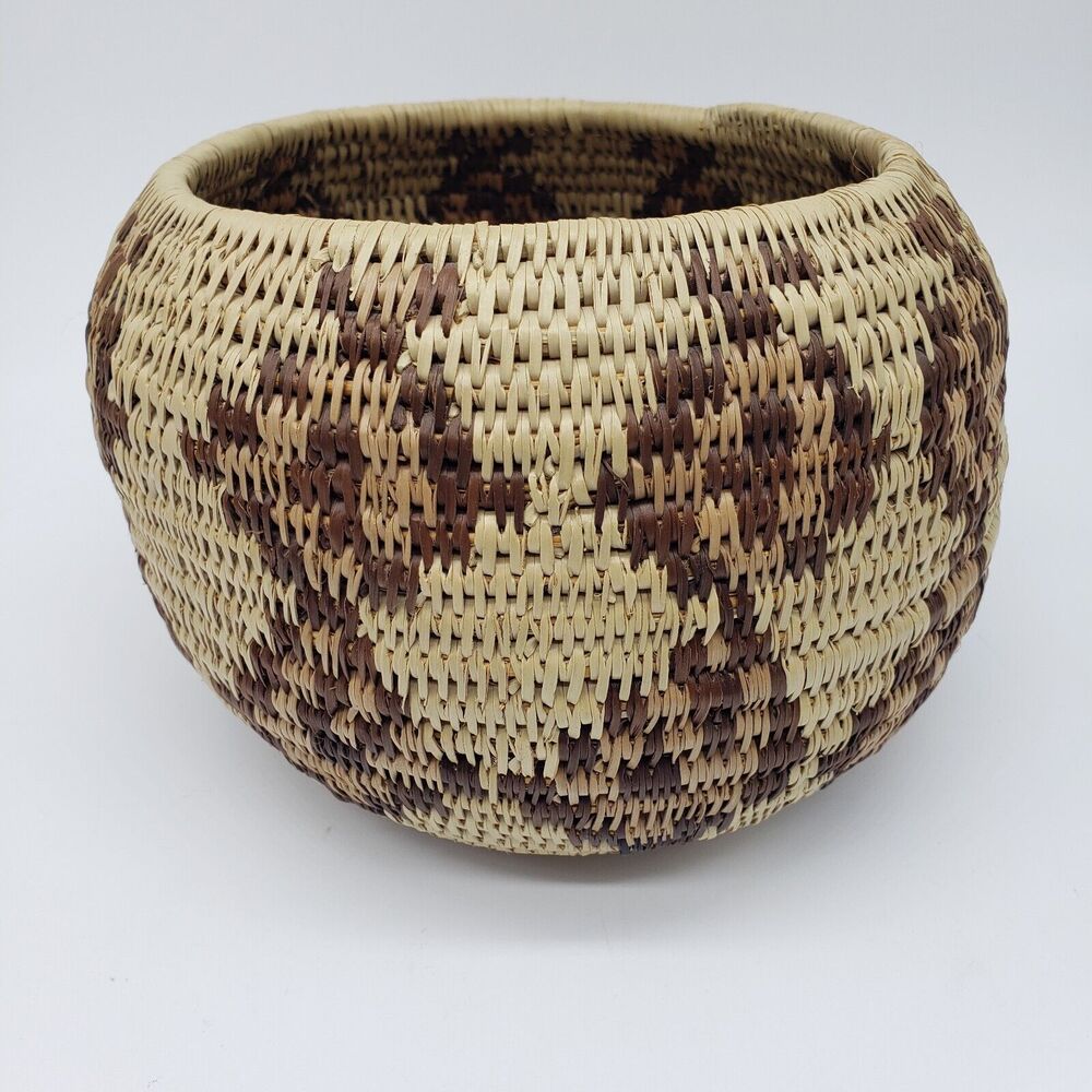 Vintage Hand-crafted Basket - Yucca,‎ Willow, and Cats Claw Tohono O'odham?